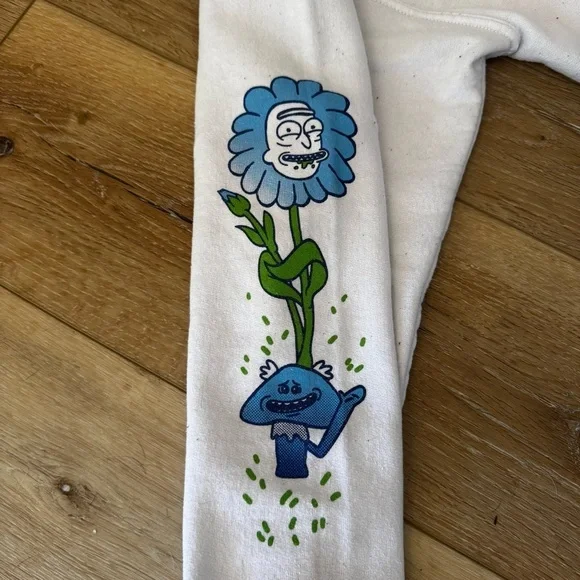 Rick & Morty white long-sleeved hoodie with colorful graphic front pocket, XL. - Picture 10 of 12